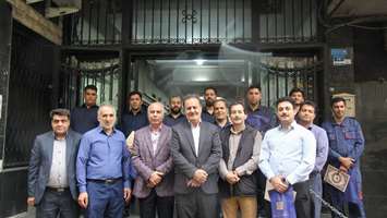 تجلیل از همکاران واحد پشتیبانی دانشکده پیراپزشکی به مناسبت روز کارگر