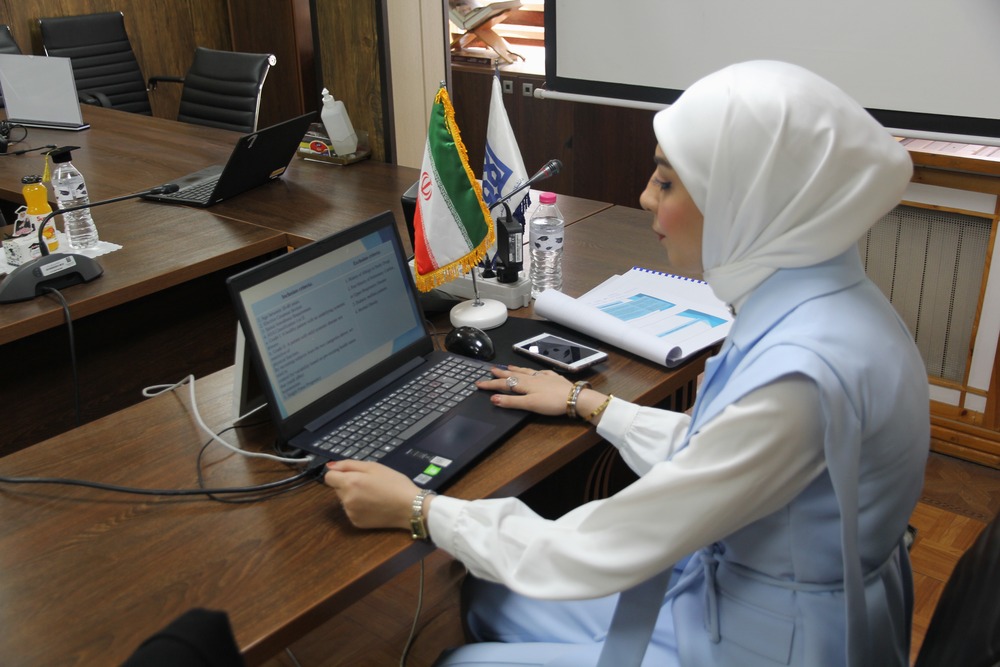 دفاع از پایان نامه اسراء حسین علی العلو دانشجوی بین الملل کارشناسی ارشد رشته تکنولوژی هوشبری دانشکده پیراپزشکی