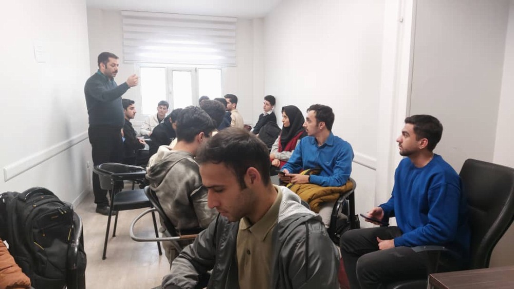 برگزاری سلسله کارگاه‌های خودمراقبتی و خودمدیریتی در اورژانس پیش‌بیمارستانی