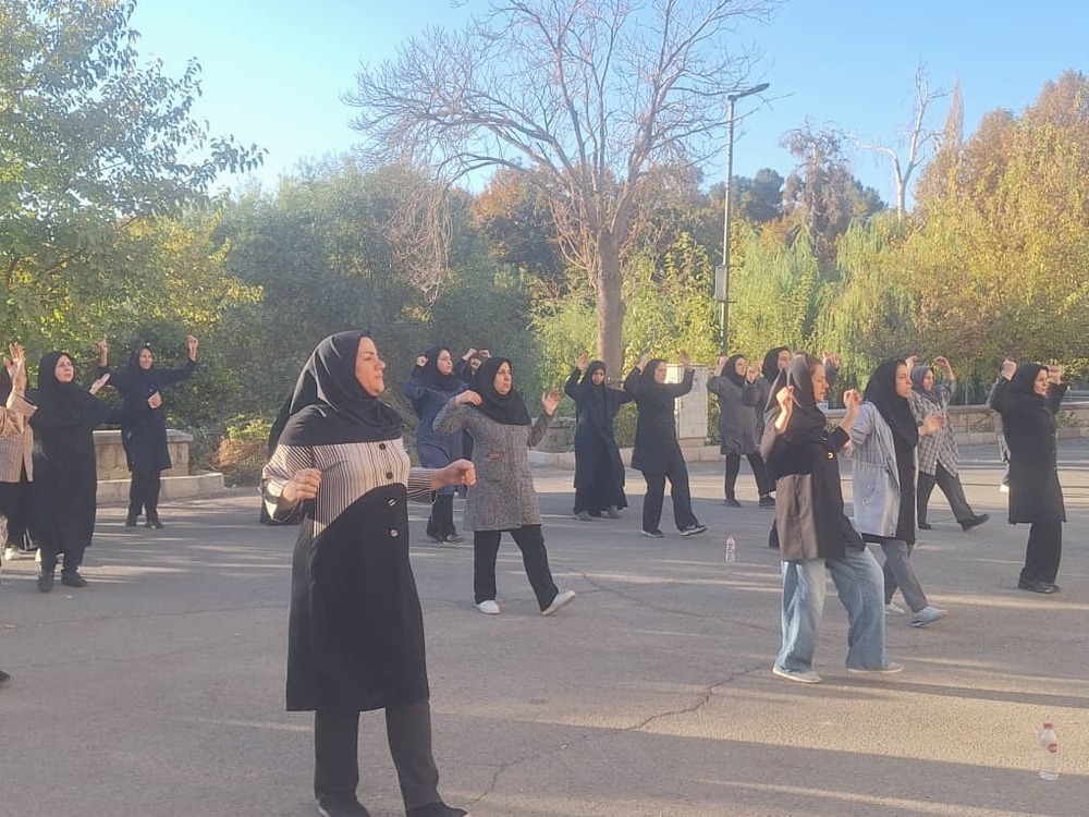 حضور اساتید و  کارکنان دانشکده پیراپزشکی در برنامه سه شنبه های ورزشی دانشگاه