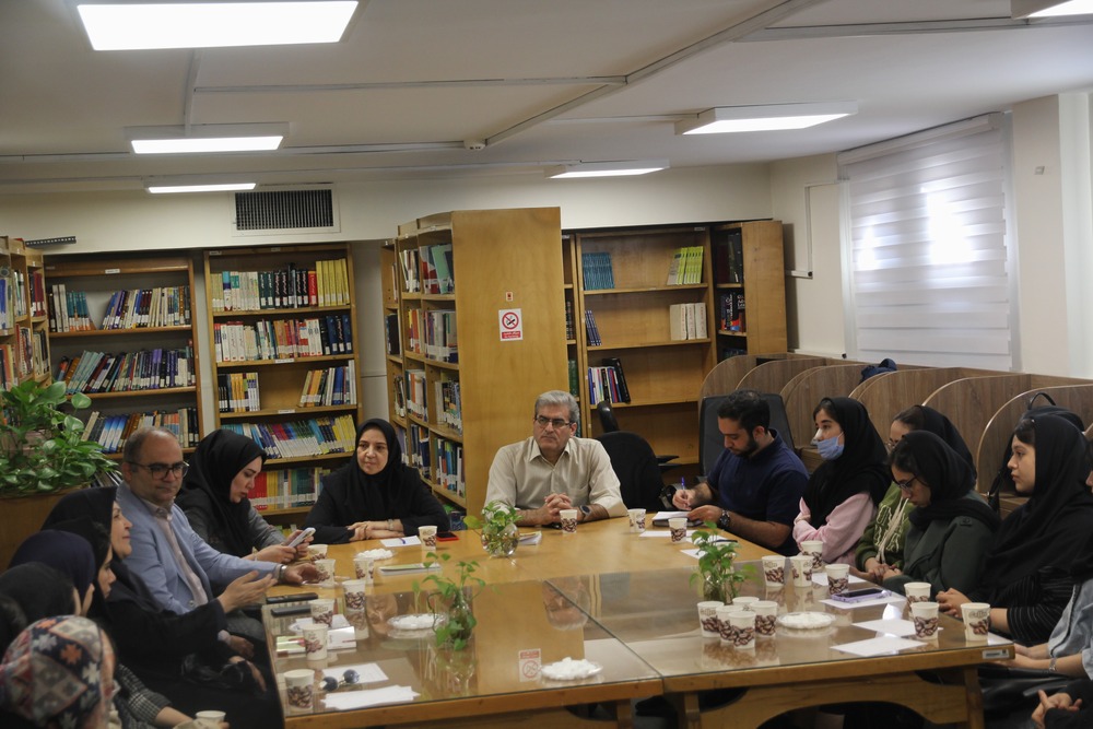 برگزاری جلسه تحلیل و بررسی کتاب «بیوشیمی کبد» در دانشکده پیراپزشکی