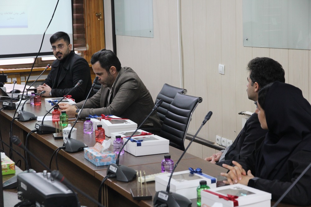 دفاع از پایان نامه احسان لرکی ترک دانشجوی مقطع کارشناسی ارشد خون شناسی آزمایشگاهی و علوم انتقال خون