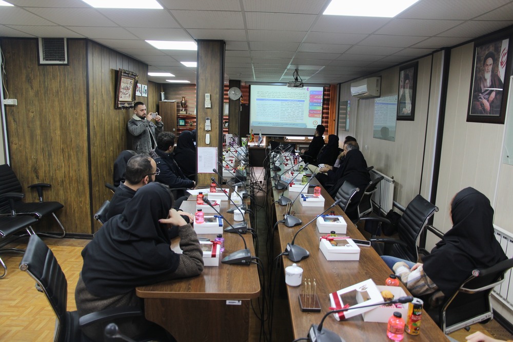 دفاع پایان نامه سیدحجت خاتمی فر دانشجوی مقطع کارشناسی ارشد رشته کتابداری و اطلاع رسانی پزشکی